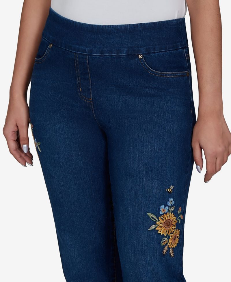 Petite Pull-On Straight Floral-Embroidery Denim Jeans