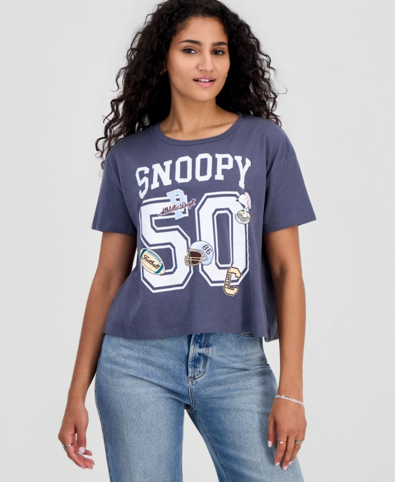Juniors' Snoopy Graphic T-Shirt