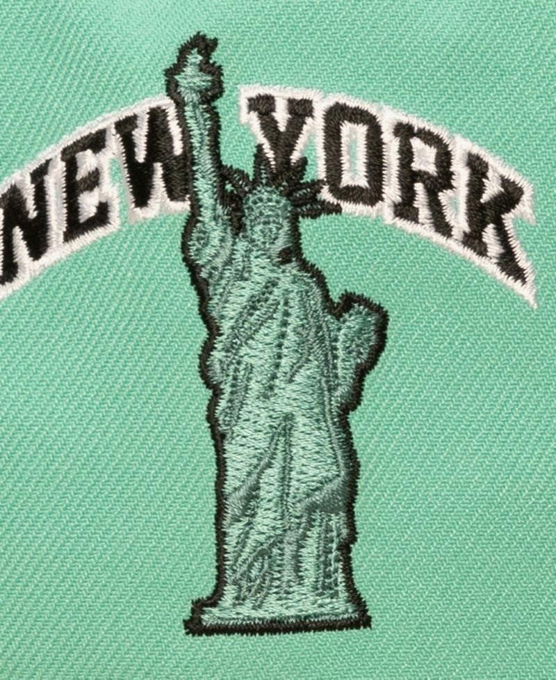 Men's Mint/Black New York Knicks In the City Pro Pinch Snapback Hat