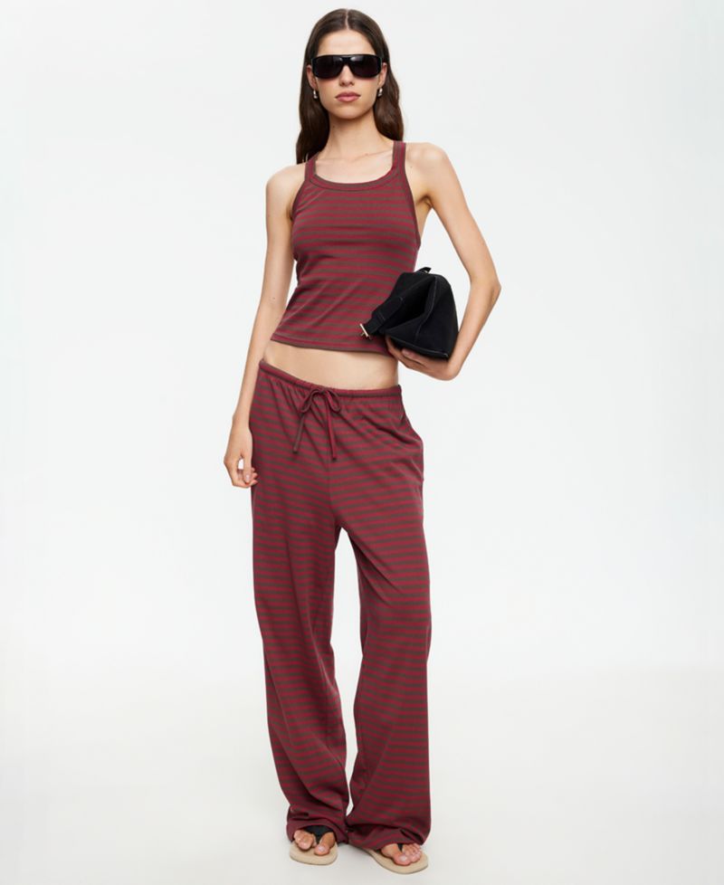 Women's Sleeveless Scoop Neck Top