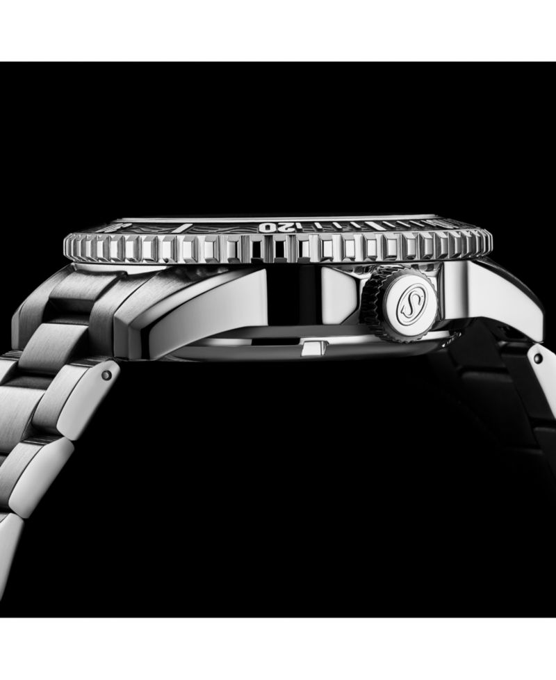 1013 Men s Automatic Watch Swiss Movement Black Dial Black Bezel Stainless Steel Case and Bracelet 200M Water Resistant Diver Date Window