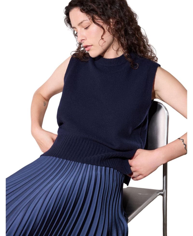 Women's Sleeveless Boxy-Fit Wool Sweater Vest