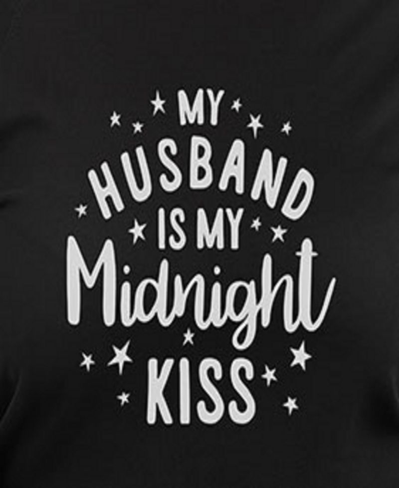 Plus Size Trendy Midnight Kiss Graphic Pullover Top