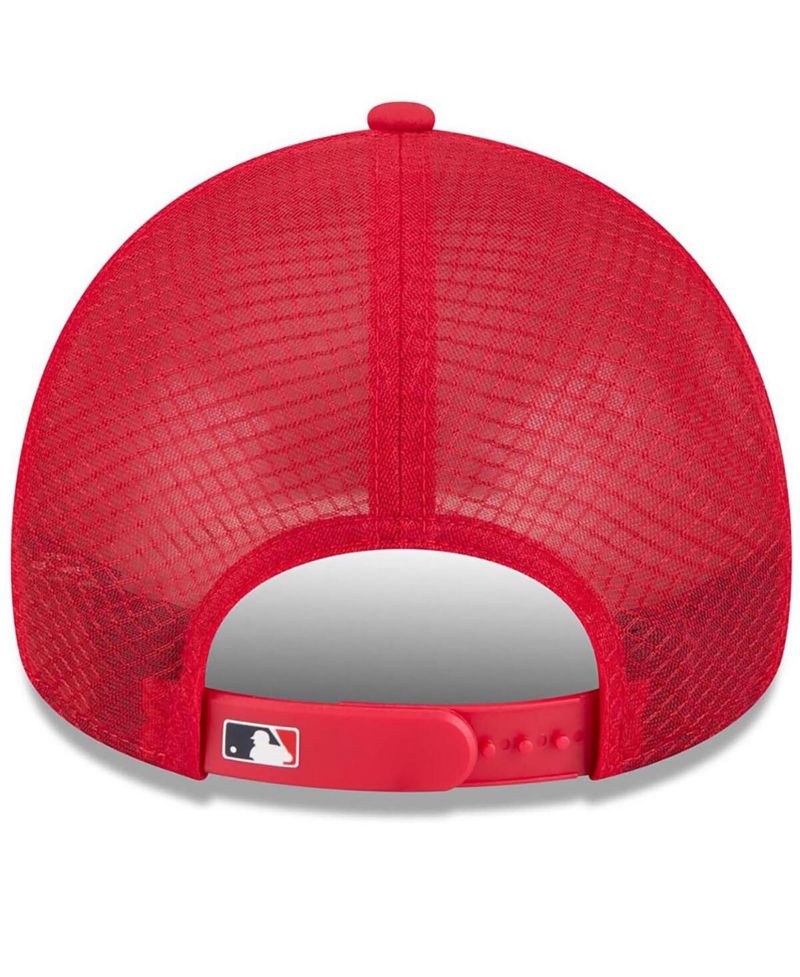Men's Red Boston Red Sox 2026 Batting Practice Apex 9FORTY Adjustable Trucker Hat