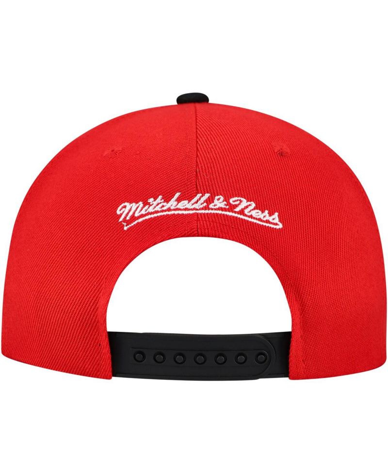 Men's Red/Black Chicago Blackhawks Underarch Two-Tone Pro Crown Snapback Hat