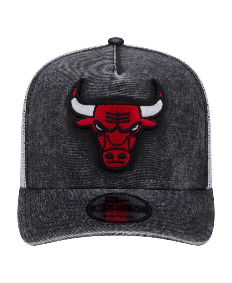 Men's Black/White Chicago Bulls Washed Meshback 9FIFTY Adjustable Hat
