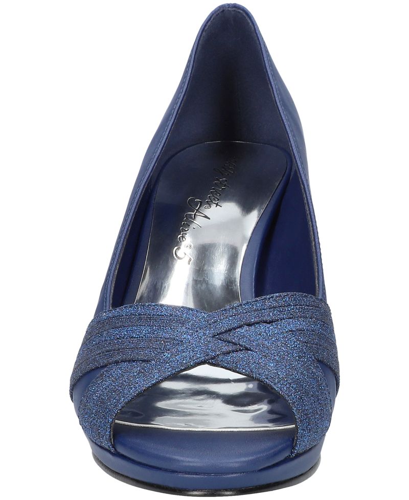 Women's Lavish Platform Pumps