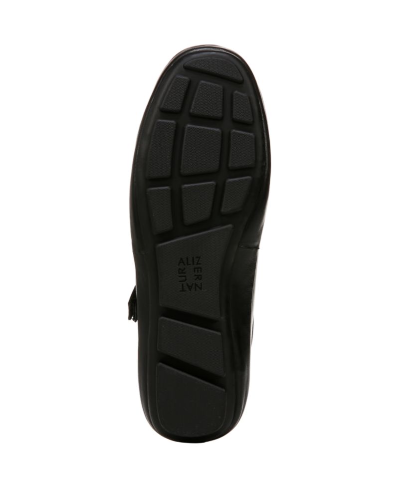 Women's Behold Round Toe Mary Jane Flats