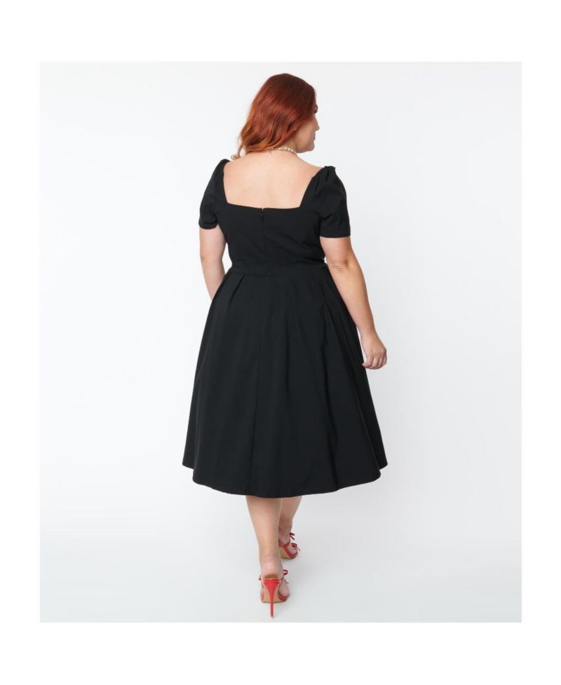 Plus Size Short Sleeve Sweetheart Midge Swing Dress