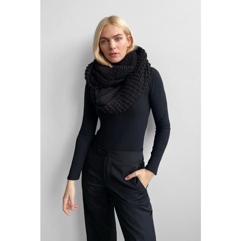 Women's London Merino-Blend Chunky Knit Infinity Scarf