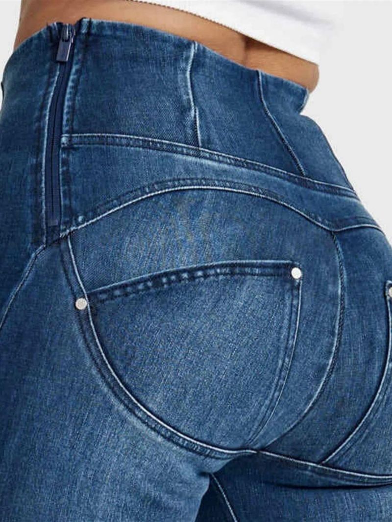 Women's Snug Sculpting High-Rise Flare Jeans