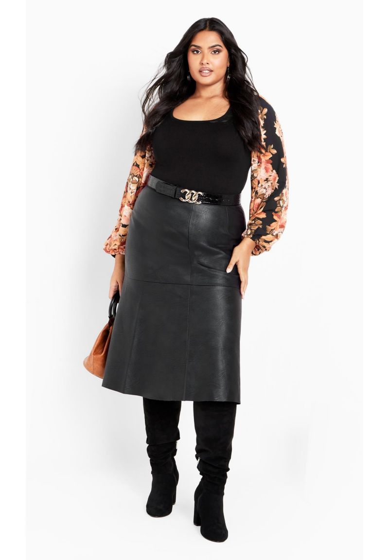 Women's Plus Size May Contrast Floral Sleeve Sweater