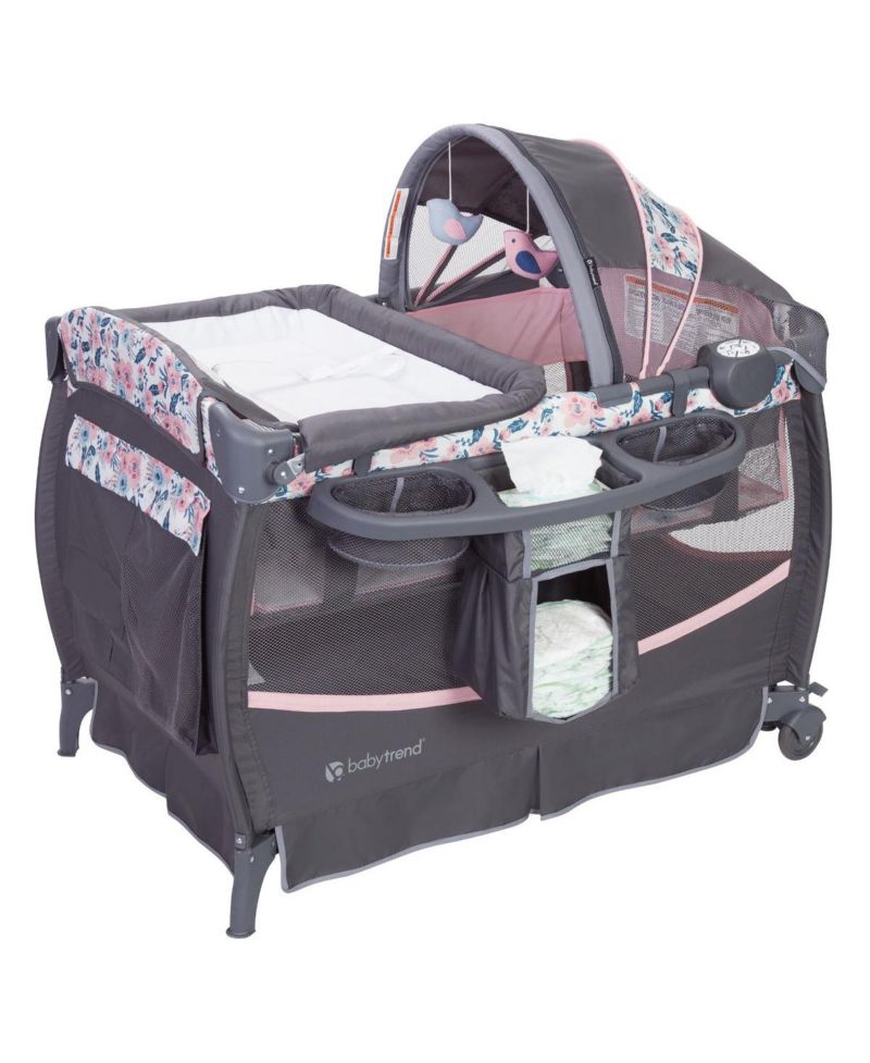 Deluxe II Nursery Center Playard