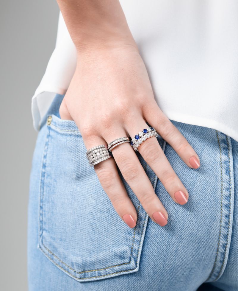 Diamond Baguette Band (1/7 ct. t.w.) in 14k White or Yellow Gold