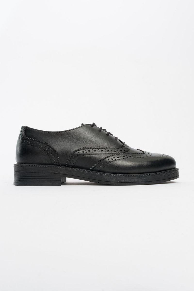 Women's Lace-Up Leather Oxford with Block Heel