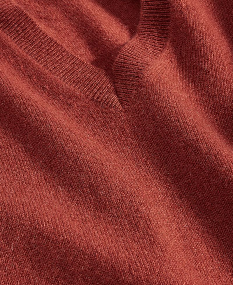 100% Cashmere Petite V-Neck Long-Sleeve Sweater