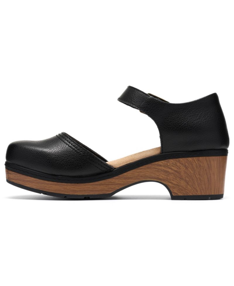 Women's Paizlee Leah Buckle Clogs