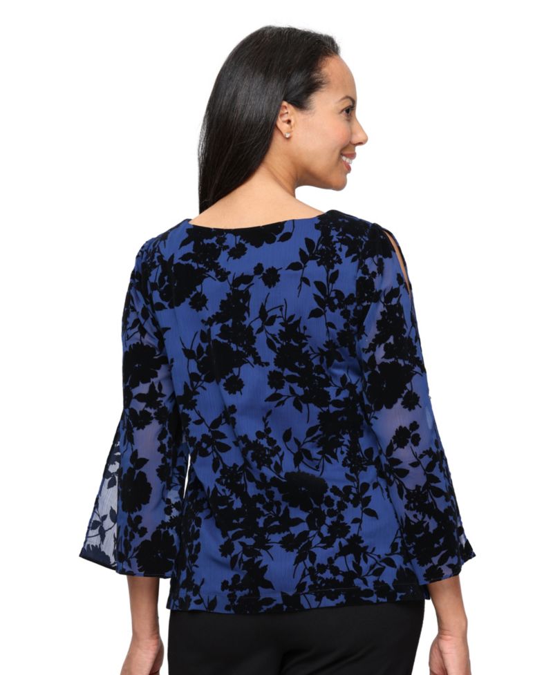 Women's Flocked Yoryu Split-Sleeve Blouse