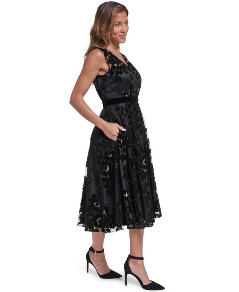 Women's Sleeveless V-Neck Floral-Print Dress
