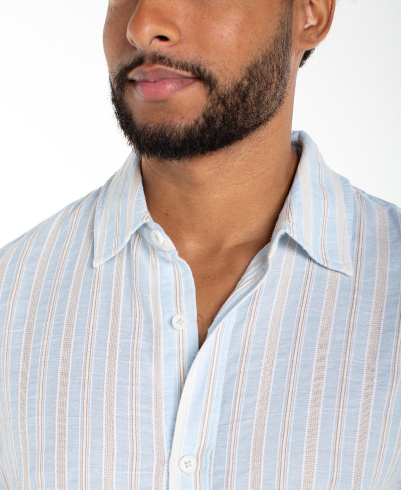 Men's Short-Sleeve Button-Up Shirt