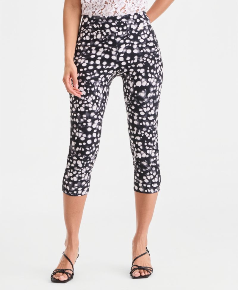 Women's Printed Pull-On Capri Pants