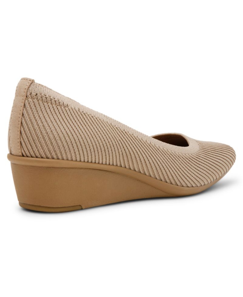 Women's Wisher Knit Wedge Pumps