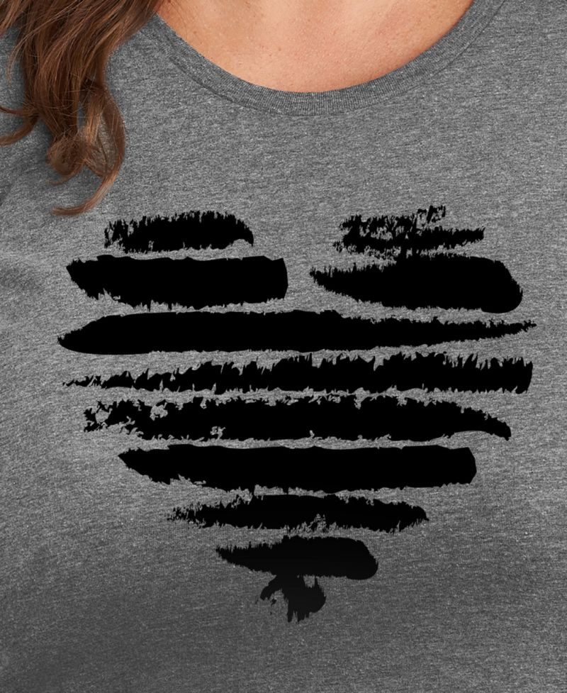 Trendy Plus Size Heart Graphic Crew Neck T-Shirt