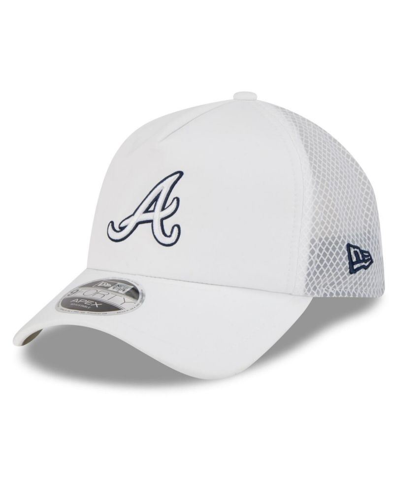 Men's White Atlanta Braves 2026 Batting Practice Apex 9FORTY Adjustable Trucker Hat