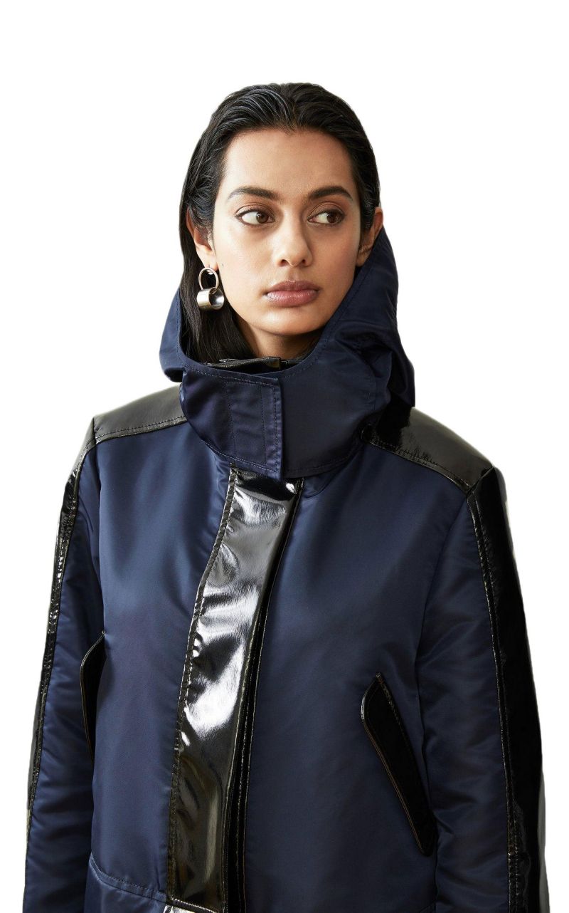 Women's Water-Resistant Cropped Raincoat