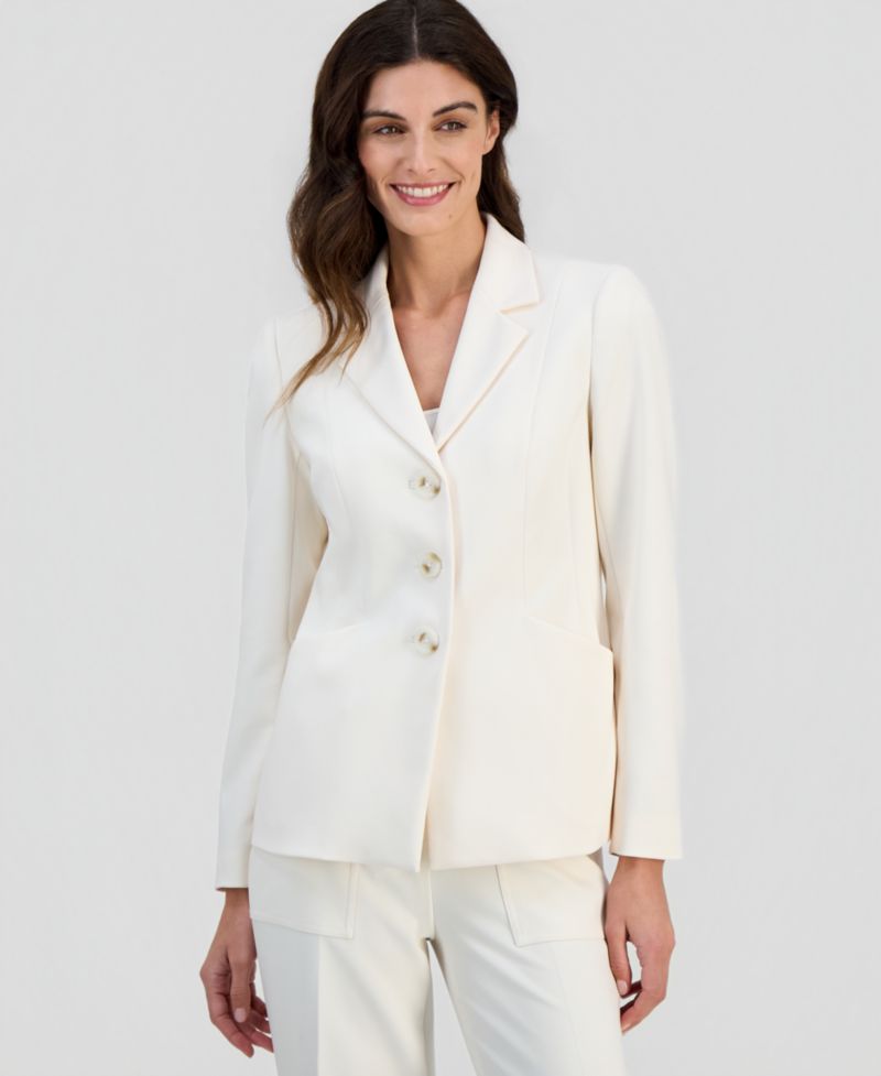 Women's Structured Stretch Notch-Lapel Three-Button Blazer