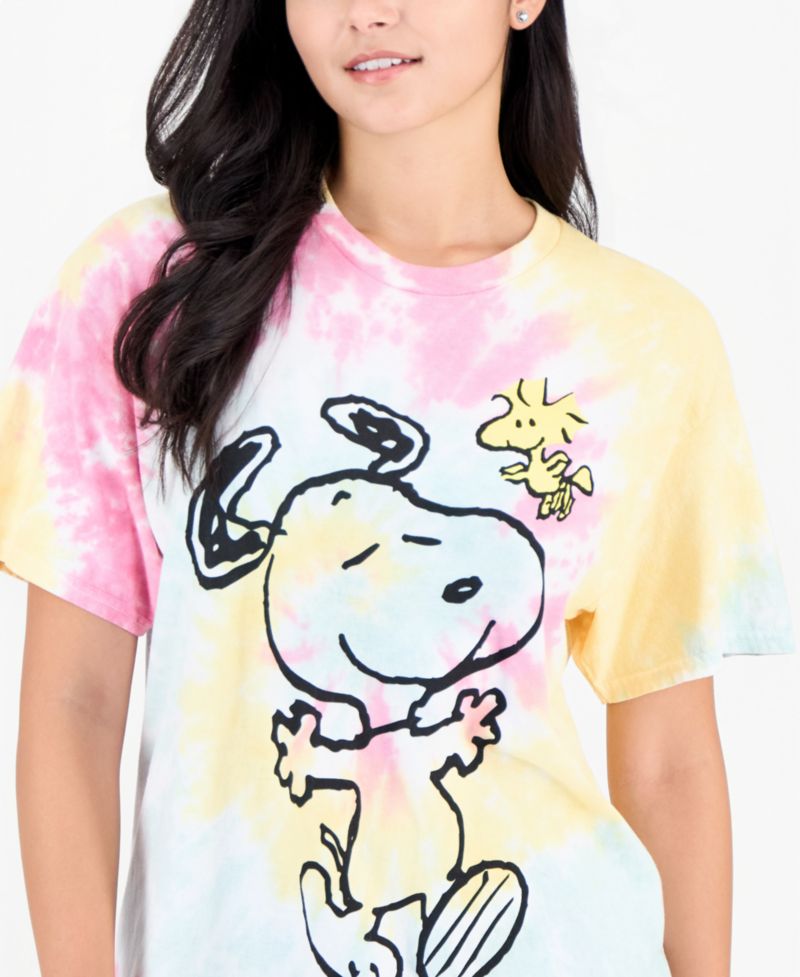 Juniors' Snoopy Woodstock Printed Graphic T-Shirt