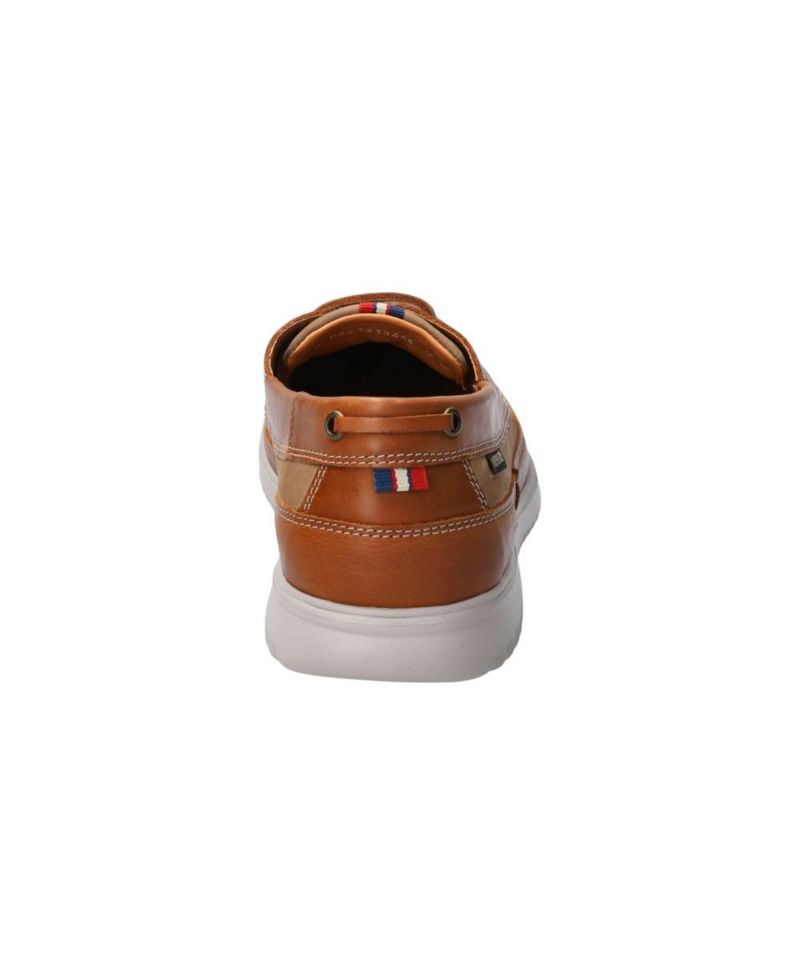 Trevis Full-Grain Leather Round-Toe Boat Shoes