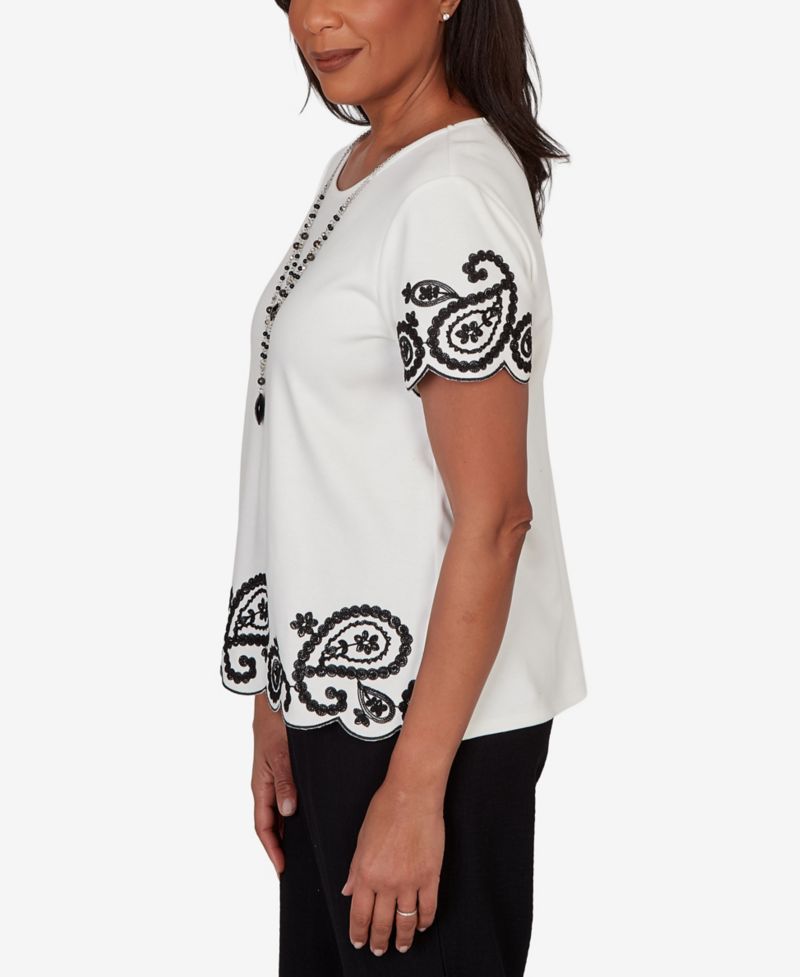 Women's Crowd Pleaser Paisley Border T-Shirt with Necklace