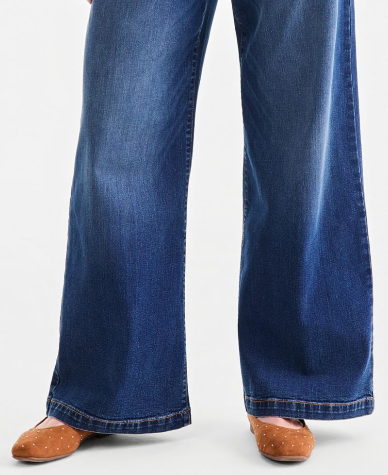 Women's Petite High-Rise Wide-Leg Pull-On Jeans