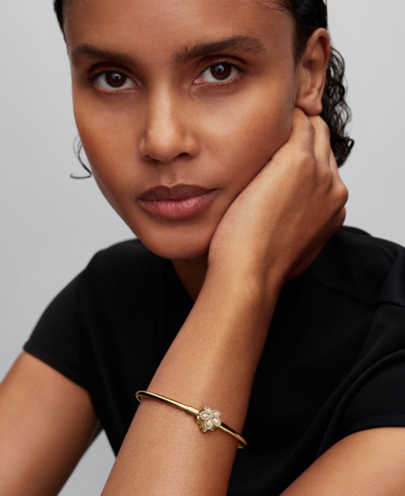 Pav&eacute; Flower Bangle