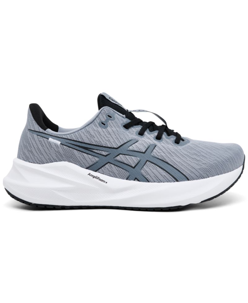 Men's VERSABLAST 4 Running Sneakers from Finish Line
