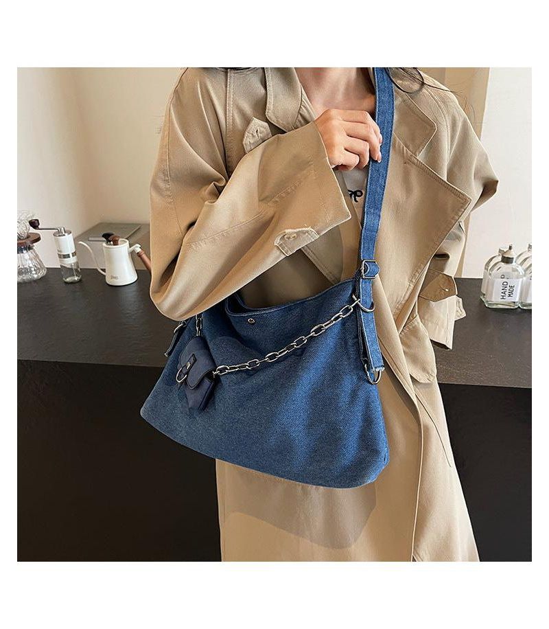 Women's Drift Hobo Bag Slouchy Shoulder Bag Crossbody Purse Casual Washed Denim Handbag with Chain Accent
