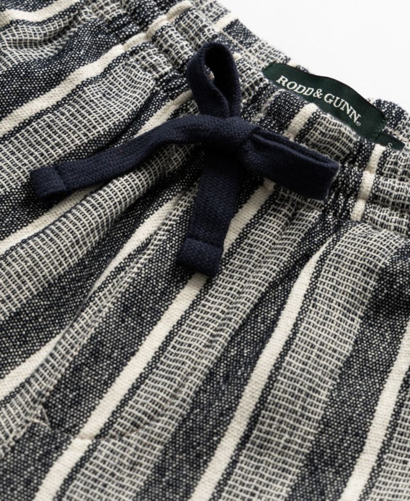 Men's Relaxed-Fit Laurels 7" Shorts