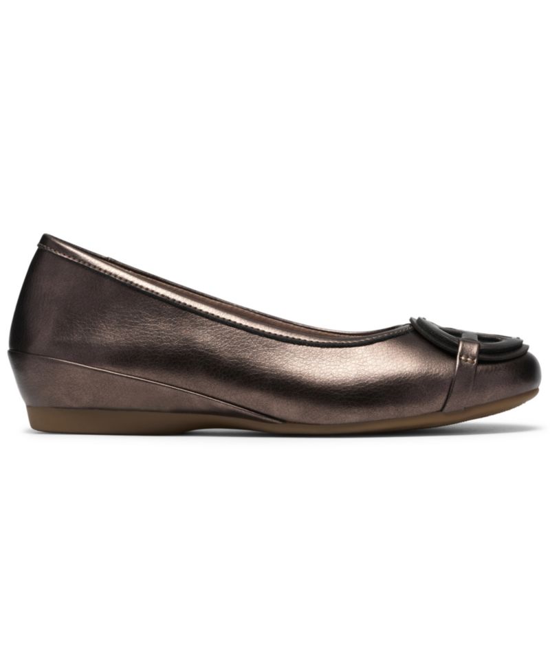 Women's Cathrynn Luna Slip-On Flats