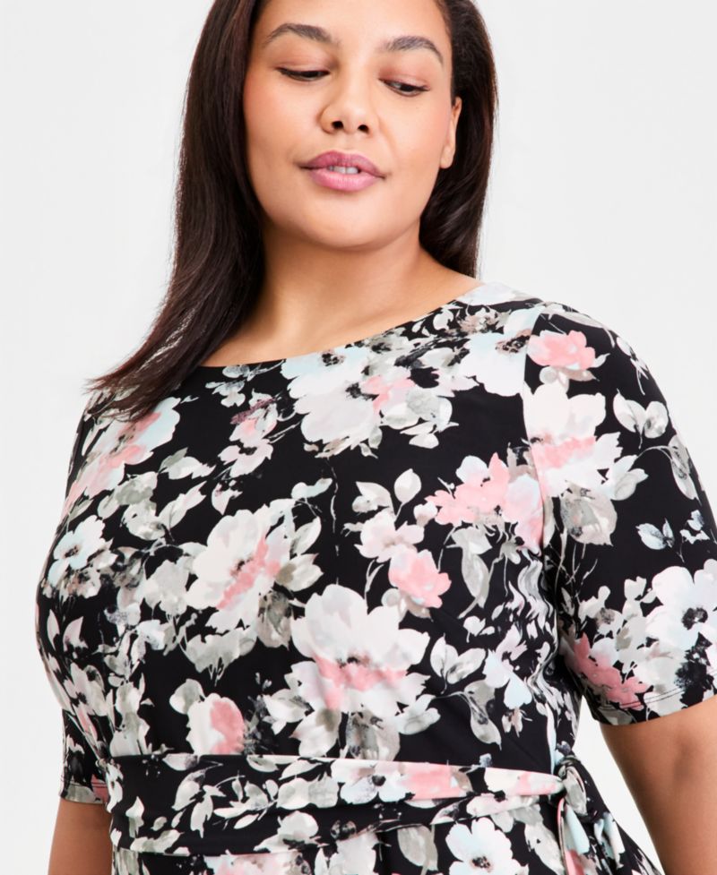 Plus size Floral Elbow-Sleeve Fit & Flare Dress
