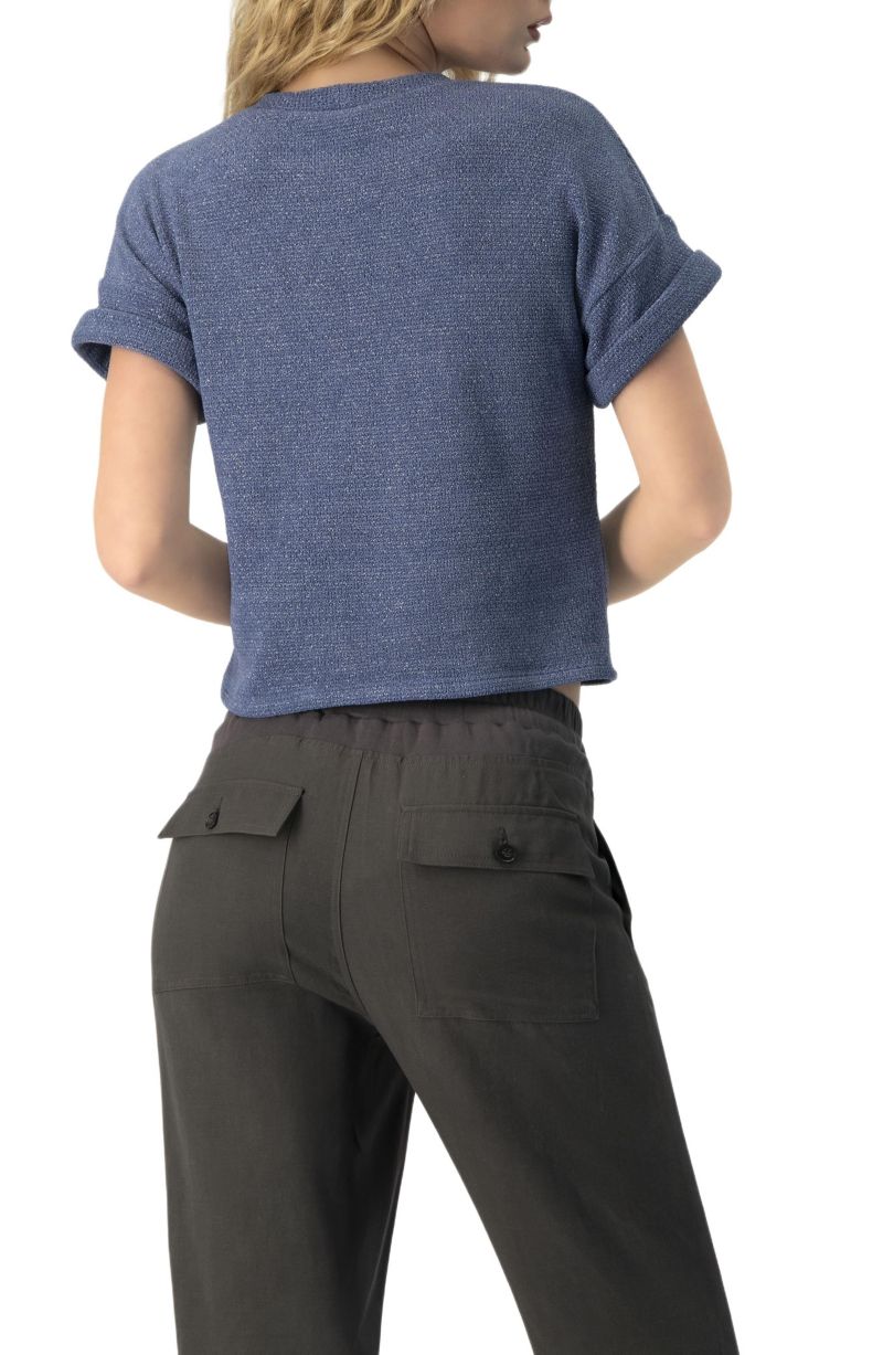 Women' Straight Knit Blouse with Crew Neck