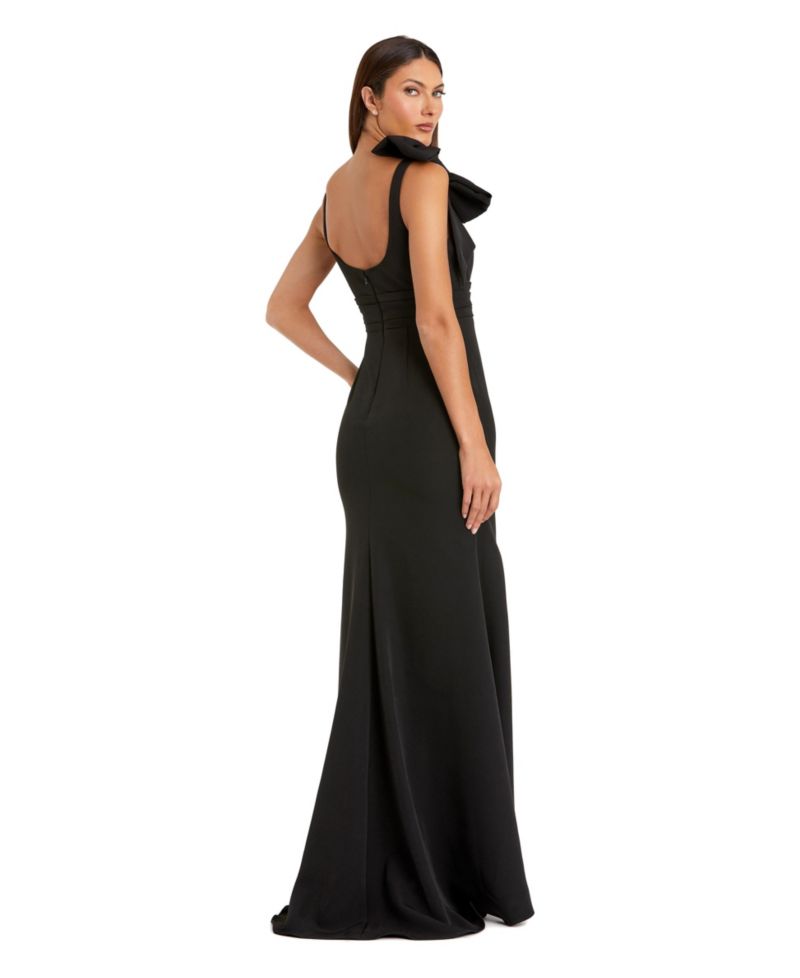 Women's Scoop Neck Trumpet Gown with Bow Detail