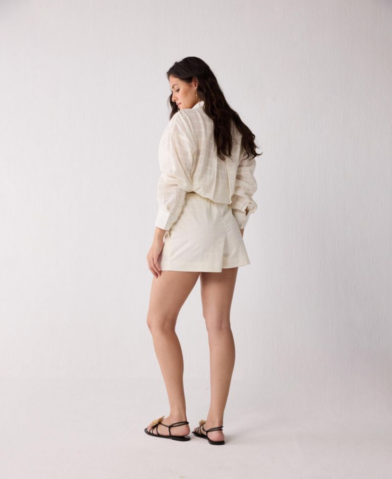 Women's Regular Fit Shorts in Textured Cotton