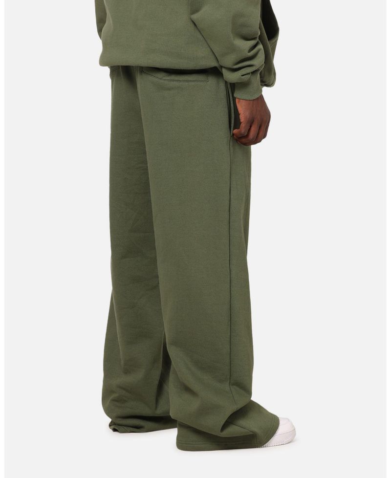 Men's Terrace Relaxed Fit Embroidered Logo Trackpants