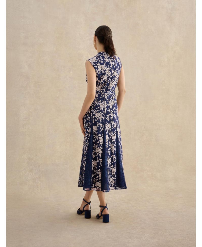 Women's Quin Sleeveless V-Neck Embroidered Dress