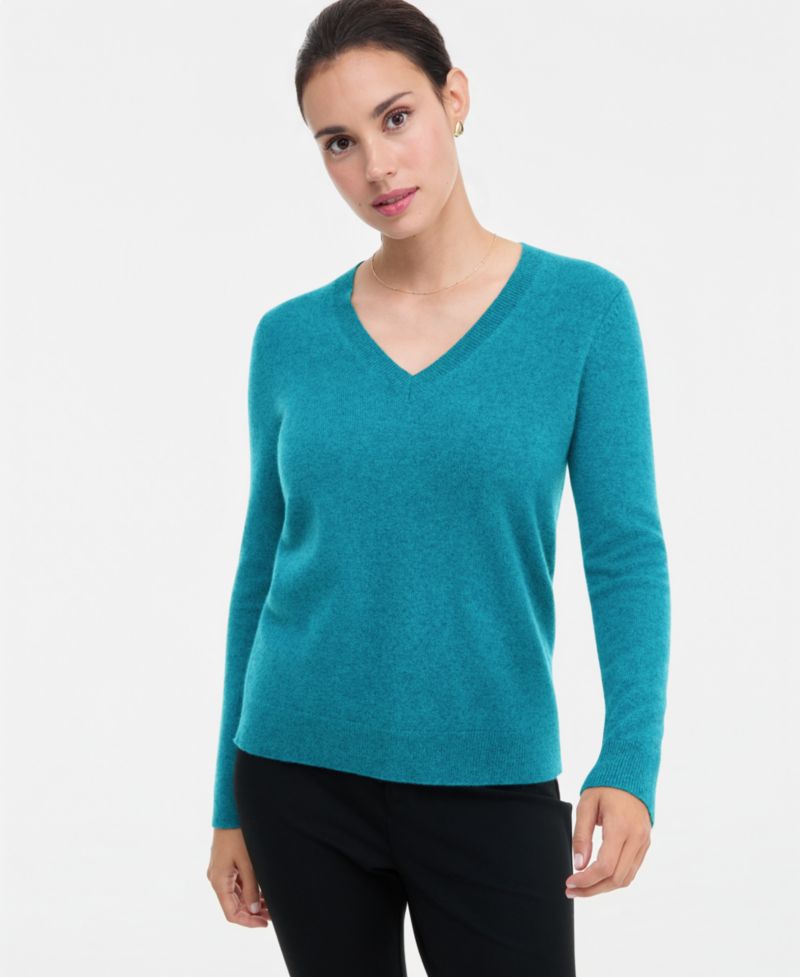 100% Cashmere Petite V-Neck Long-Sleeve Sweater