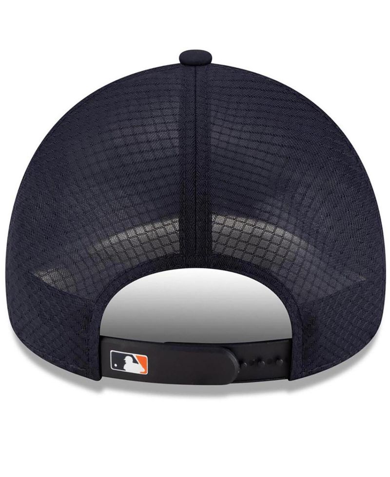 Men's Navy Houston Astros 2026 Batting Practice Apex 9FORTY Adjustable Trucker Hat