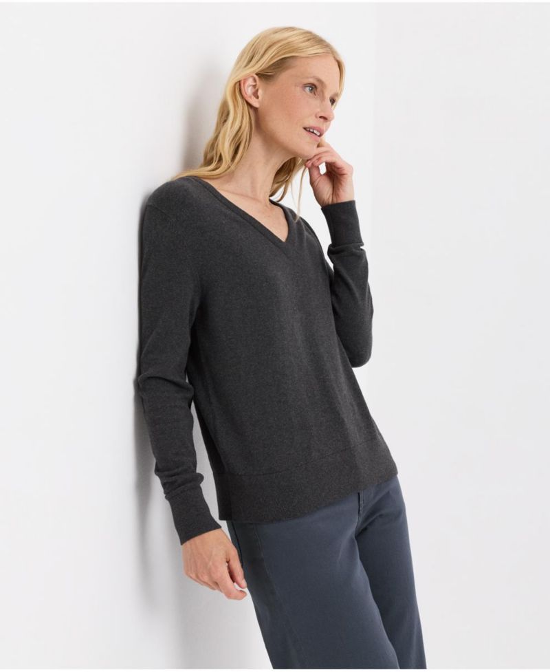 Women's Essential Long-Sleeve V-Neck Sweater