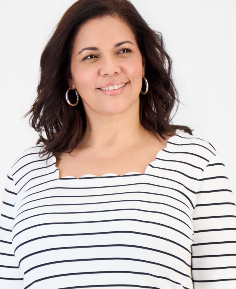 Petite Elbow-Length Scallion Clover Square Neck Top