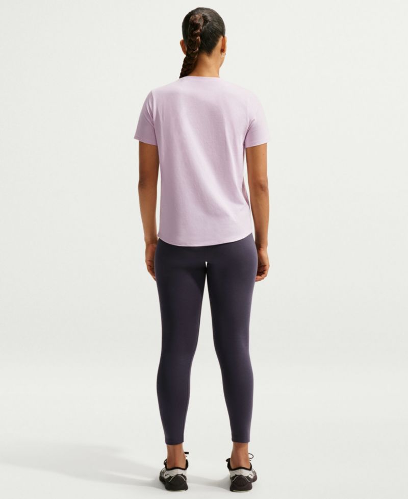 Plus Sportswear Club Essentials T-Shirt